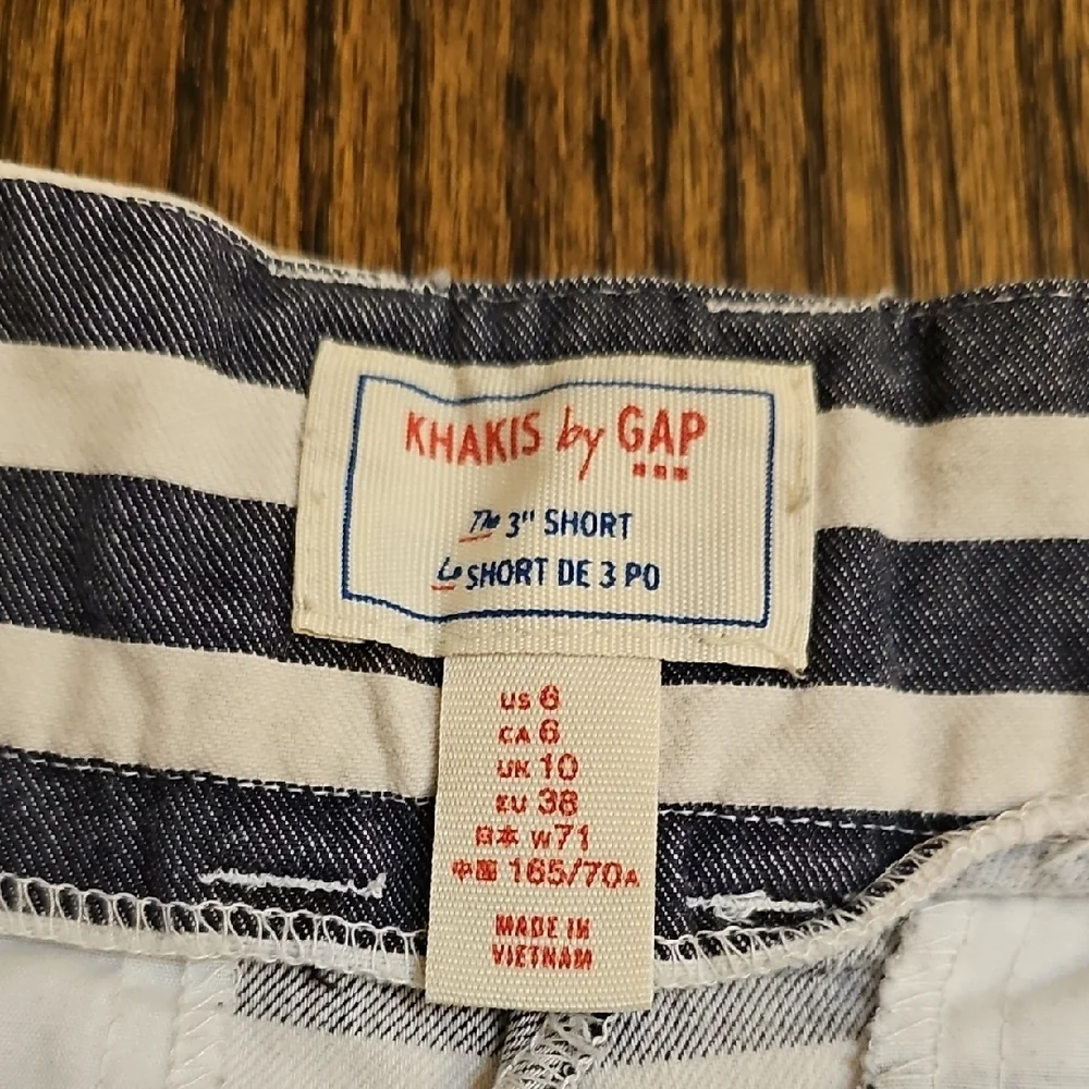 GAP Black and White Striped Women's Shorts - Picture 2 of 6
